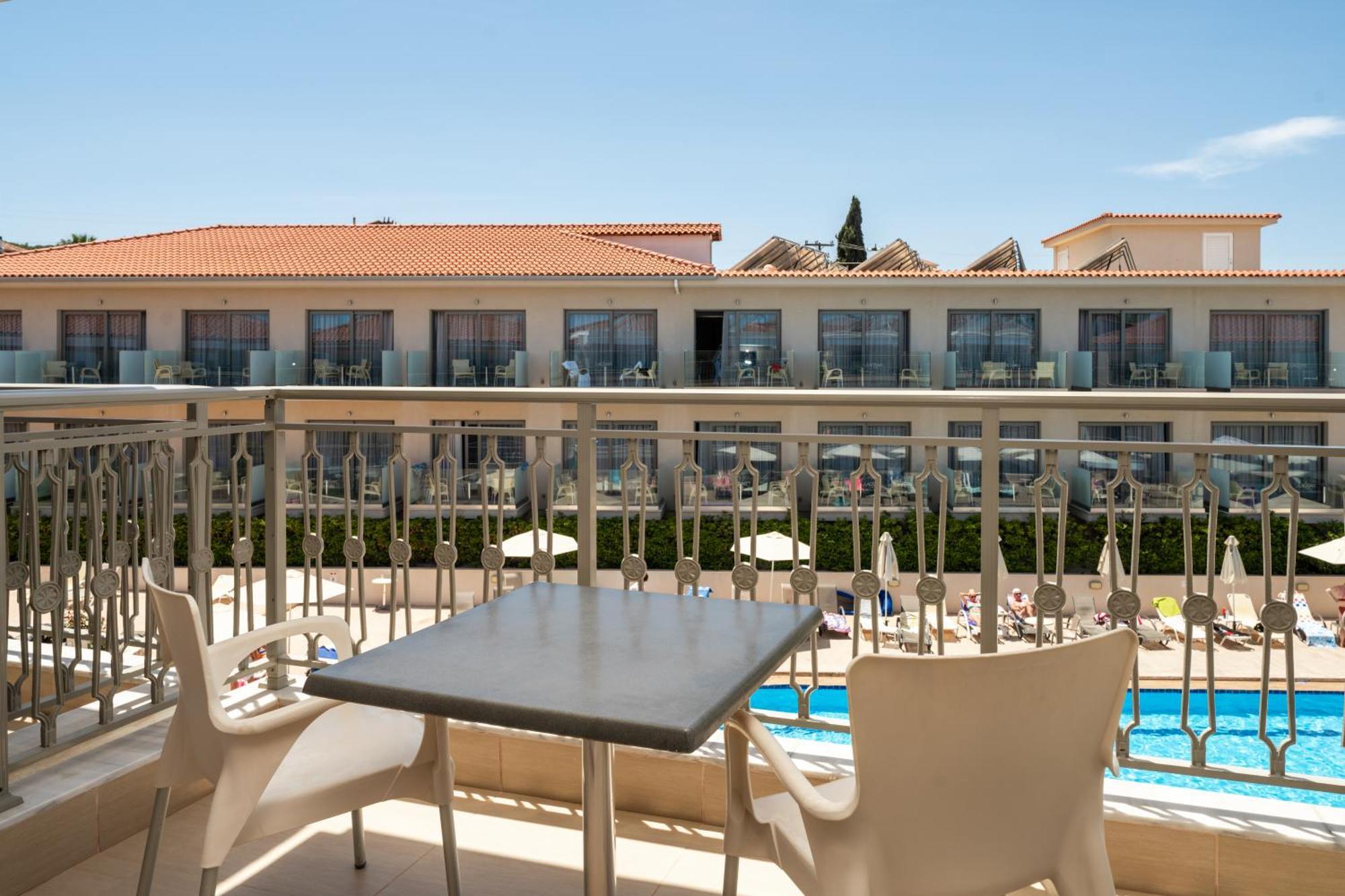 Karras Grande Resort Plános Eksteriør bilde